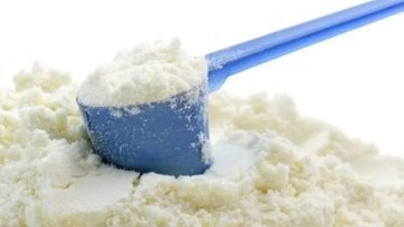 Prohíben la venta y consumo de una leche en polvo