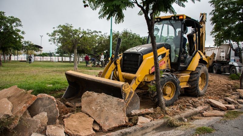 Iniciaron los trabajos de recuperación de la plaza de las Mil Viviendas