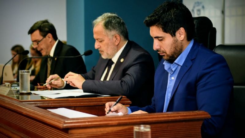 Repudio a declaraciones de Carrió y aprobación de diversos proyectos