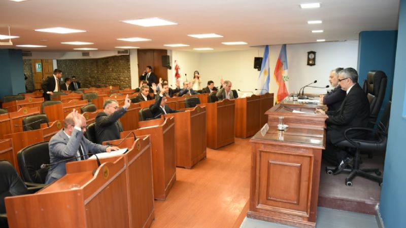 Repudio a declaraciones de Carrió y aprobación de diversos proyectos