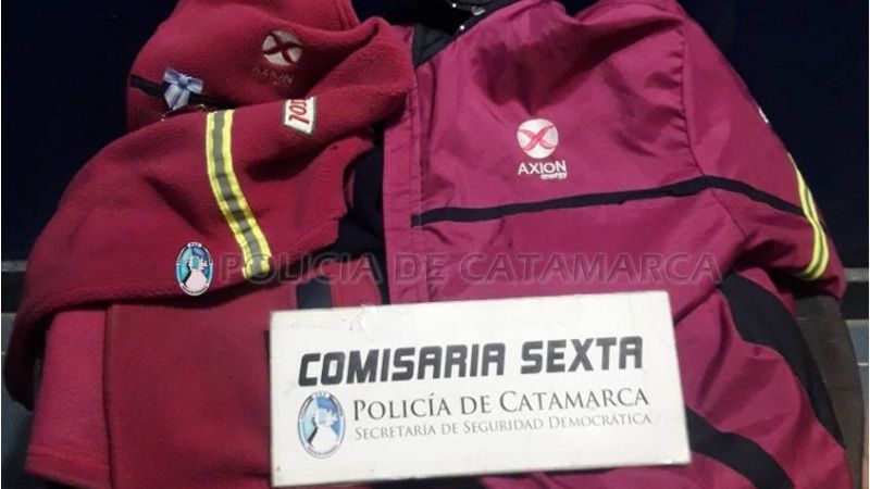 Llegó a la comisaría con dos camperas robadas