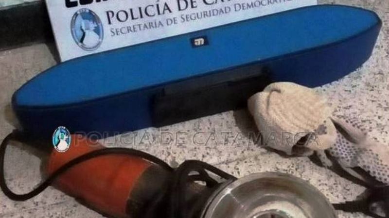 Arrestan a un joven y secuestran elementos de dudosa procedencia