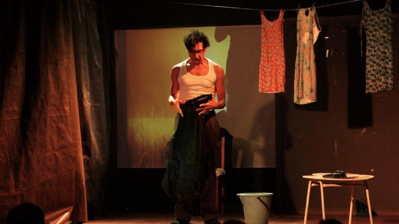 Regresa a escena "Nuestro Señor de las Plumas"