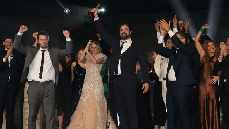 El Martín Fierro de Oro fue para “100 días para enamorarse”