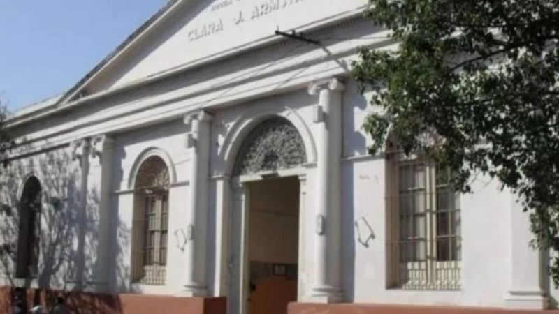 Piden que se retiren la parada de colectivos por calle Salta