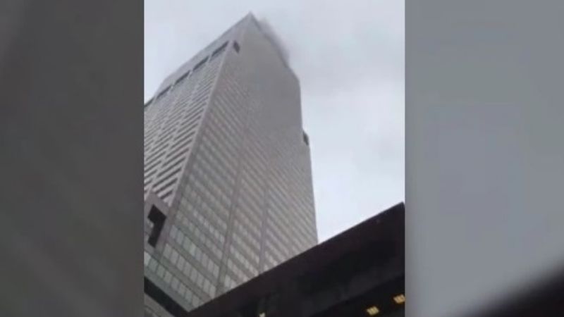 Un helicóptero se estrelló en la terraza de un rascacielos en Nueva York