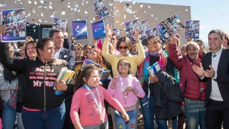 La Gobernadora entregó 24 soluciones habitacionales