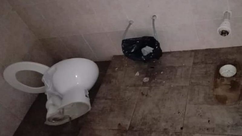 Vándalos destruyeron baños públicos en Anquincila