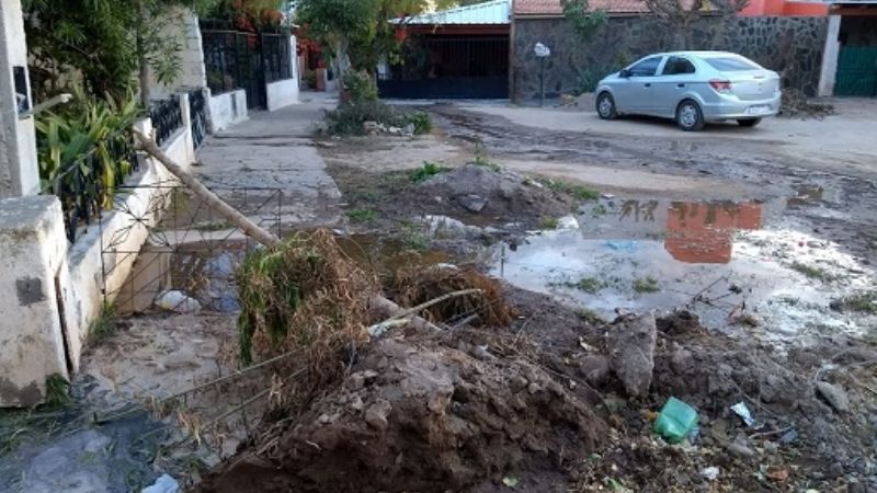 Preocupa pérdida de agua que daña viviendas
