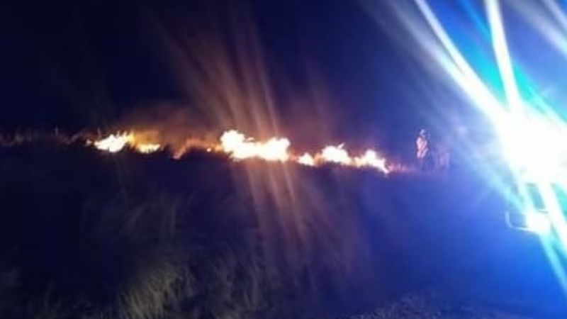 Incendio de pastizales en El Alto