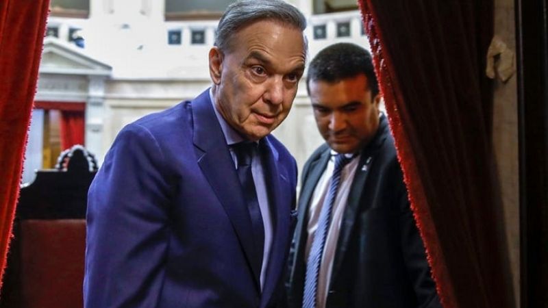 Senadores justicialistas a Pichetto: "El límite es Macri"