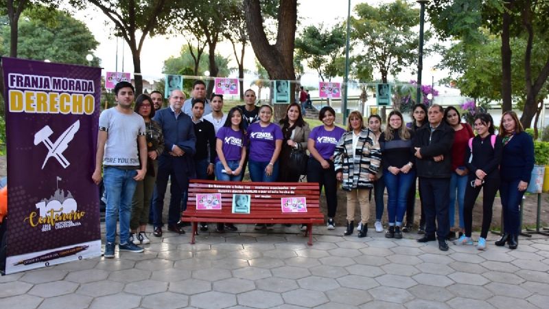 Un “Banco rojo” en la UNCA para concientizar sobre los femicidios