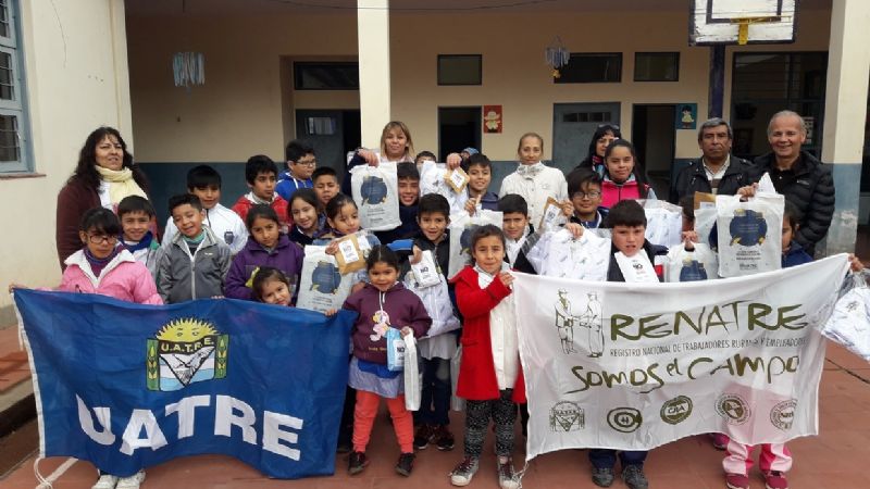 RENATRE y UATRE en escuelas de Ambato en el Día Mundial contra el Trabajo Infantil