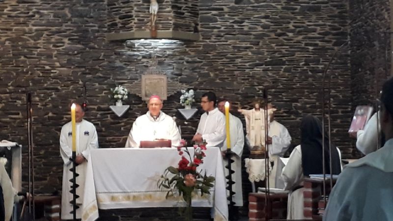 Sacerdotes participaron de procesión al Monasterio Inmaculada del Valle