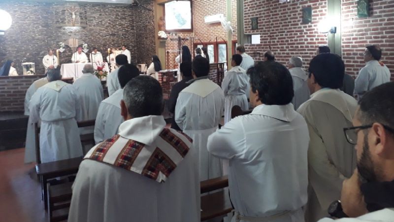 Sacerdotes participaron de procesión al Monasterio Inmaculada del Valle