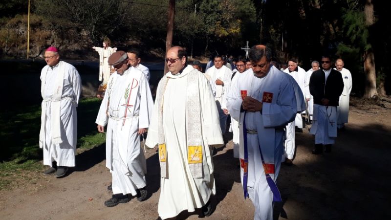 Sacerdotes participaron de procesión al Monasterio Inmaculada del Valle