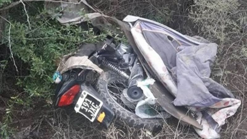Encuentran una moto robada a la vera del Río del Valle