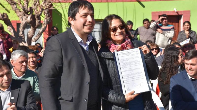 Lucía inaugura obras en Tinogasta y se reúne con intendentes