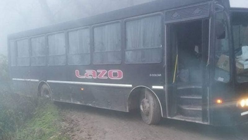 Se salvaron de caer al precipicio