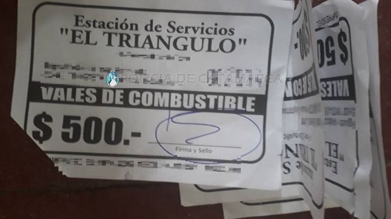 Detienen a 4 personas y secuestran vales de combustibles de organismos públicos