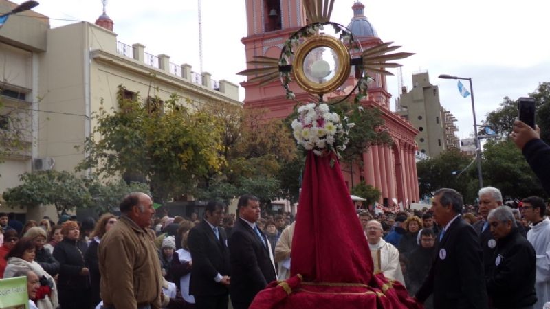 Misa y procesión de Corpus Christi