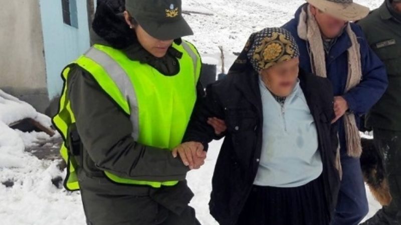 Rescatan a una mujer de 105 años y a un hombre de 75 que estaban aislados por la nieve