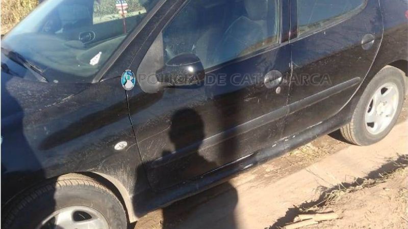 Dejó estacionado el auto prendido y se lo robaron