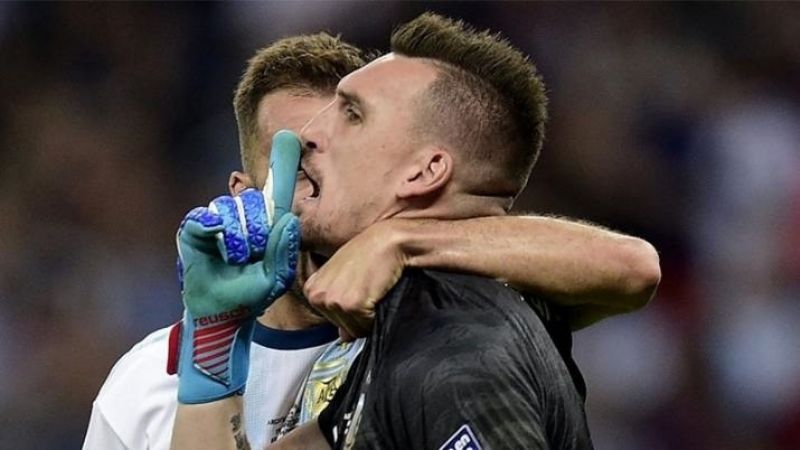 Un penal de Messi y otro de Armani, para seguir con vida