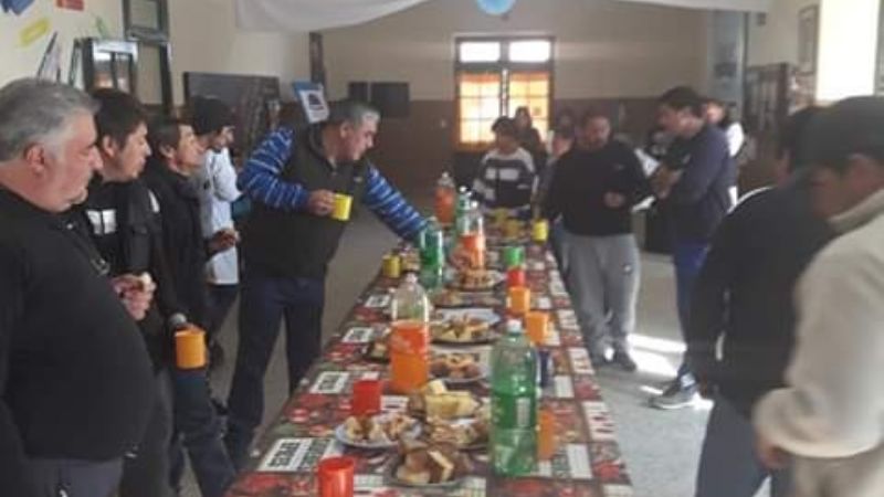 Agasajo por el Día del Padre en Mutquín