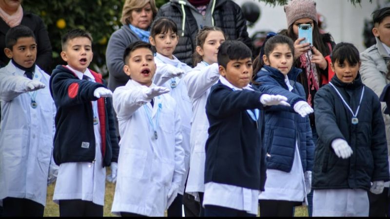 Acto por el Día de la Bandera