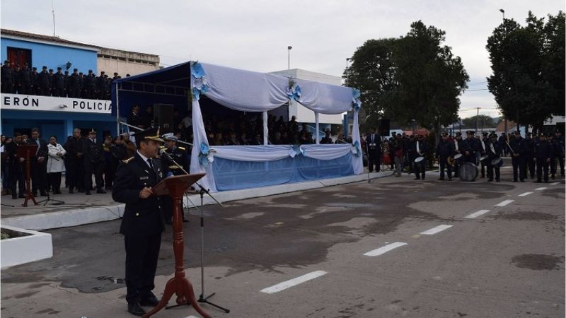 Cadetes juraron la Bandera Nacional