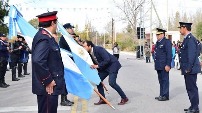 Loro Huasi vivió el acto por el Día de la Bandera