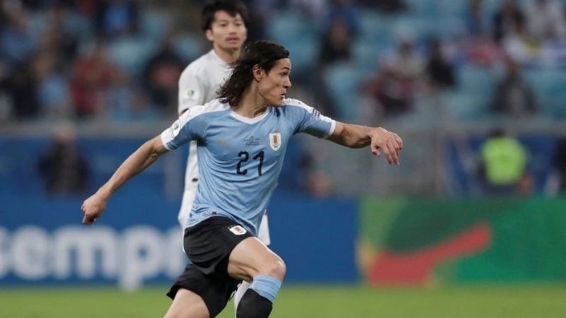 Uruguay apenas rescató un empate 2-2 ante Japón