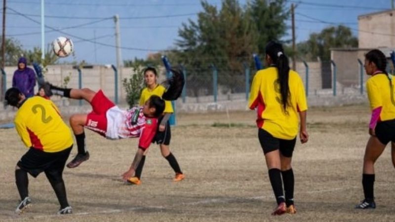 Goleadas de Villa Cubas y Rivadavia en el Fútbol Femenino