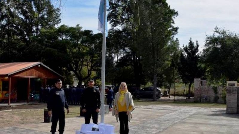 La Policía donó cabello a la Fundación Soles