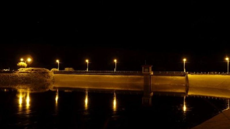 Robaron un celular en El Jumeal, uno fue aprehendido y el otro escapó