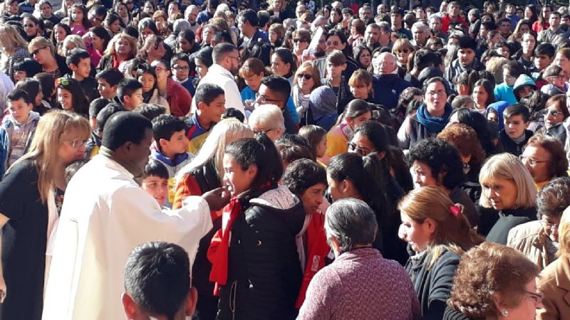 Los catamarqueños expresaron su fe en Jesús presente en la Eucaristía