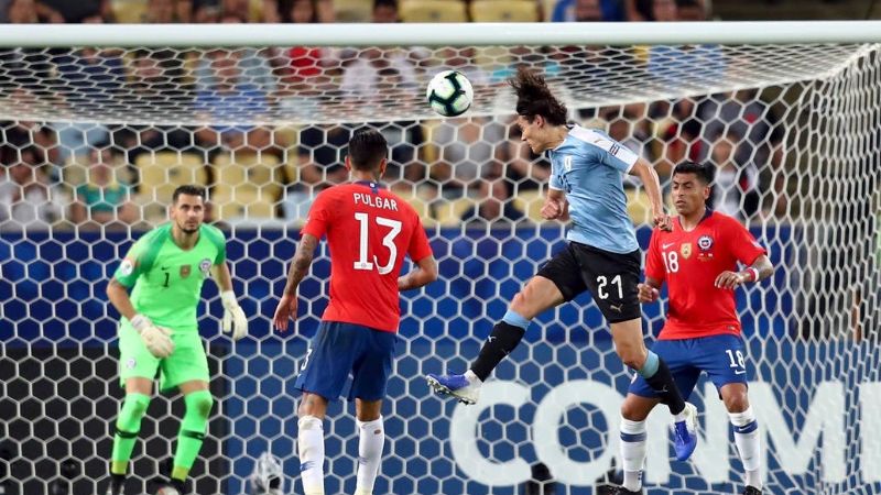 Uruguay venció a Chile y ganó el Grupo C