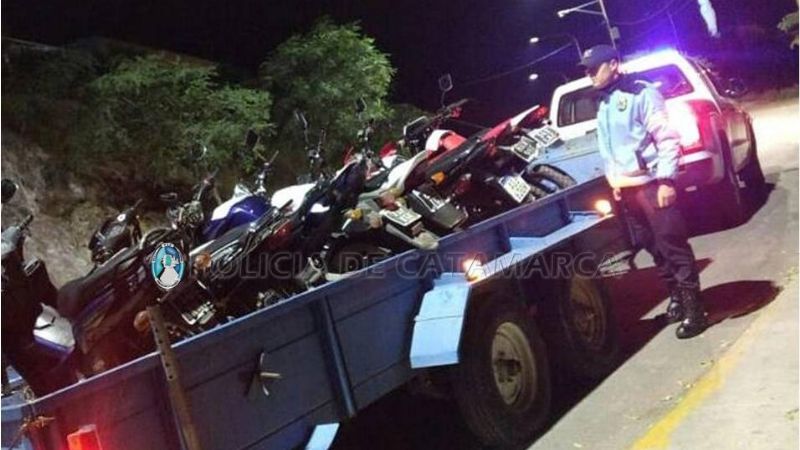 Secuestran 156 vehículos en puestos camineros