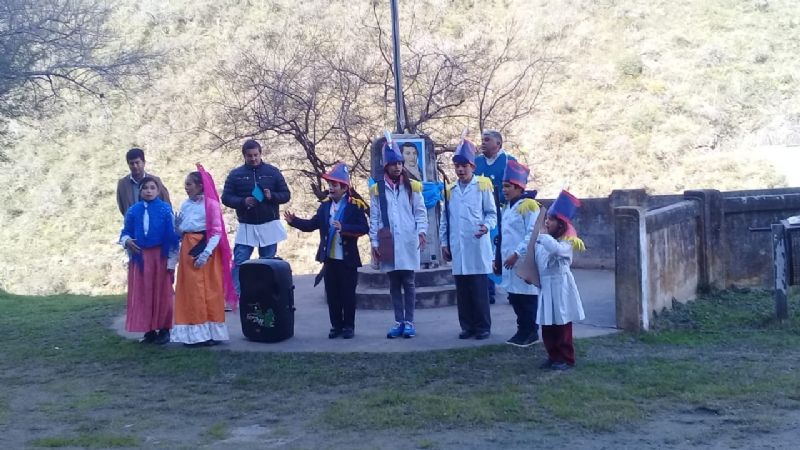 Emotivo acto por el Día de la Bandera en Dique de Ipizca