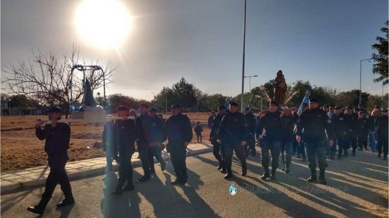 Policías participaron de una peregrinación en La Paz