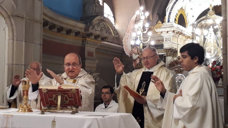 Mons. Mario Cargnello celebró sus Bodas de Plata episcopales
