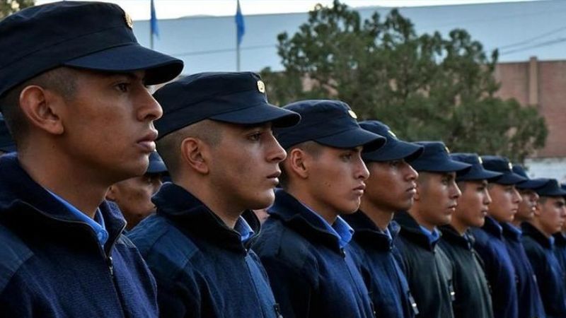 Convocan a aspirantes a agentes de la Policía