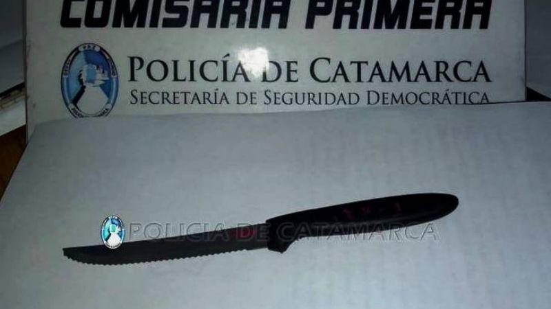 Amenazó de muerte a un joven con un cuchillo y escapó en bicicleta