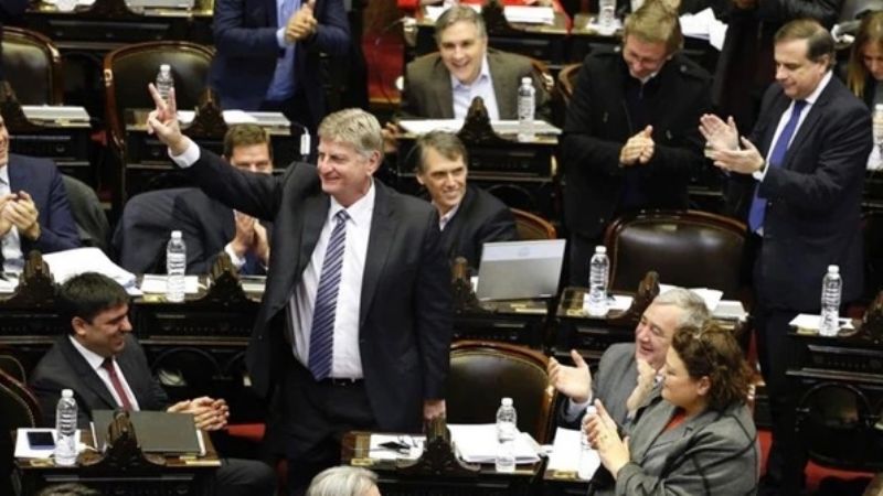 Monzó hizo aplaudir a los peronistas triunfantes