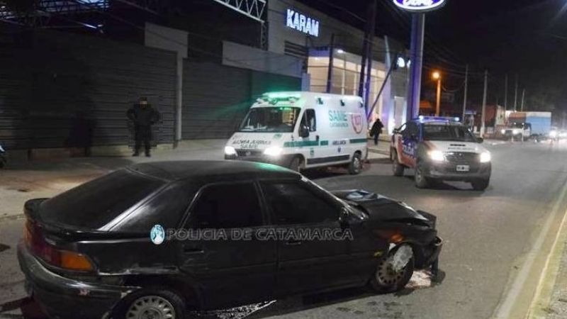 Manejaba alcoholizado y chocó contra una poste de luz en avenida Presidente Castillo