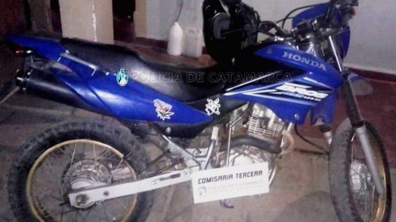Acosador dejó abandonada una moto