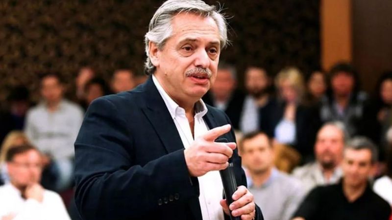 Fernández: “Macri cree que entramos al mundo, pero somos los socios más pobres”