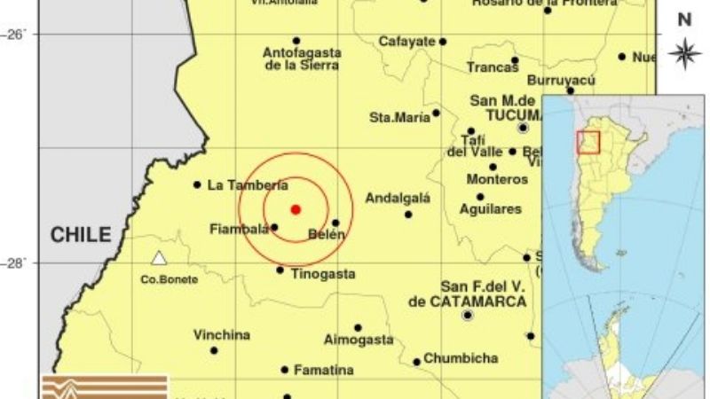 Noche con temblor en Fiambalá