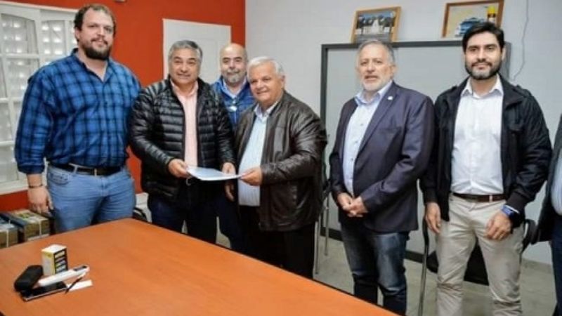 Cien cuadras de veredas cordones y asfalto